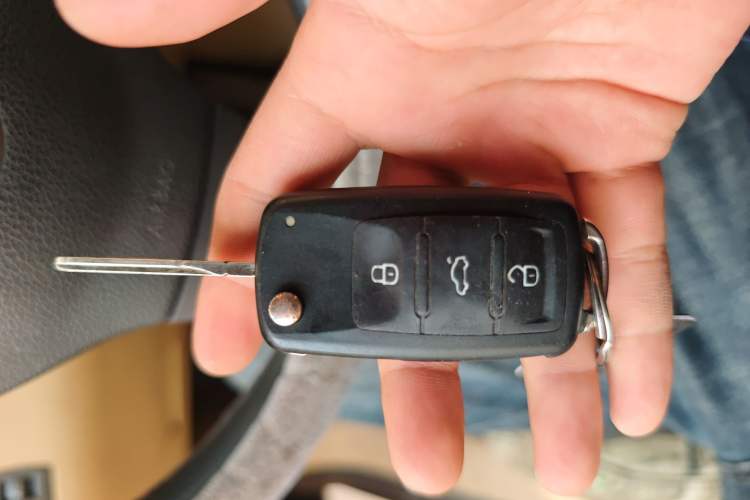 Used Volkswagen Touran 2011 1.4T Manual ZhiShang Edition 5-seater