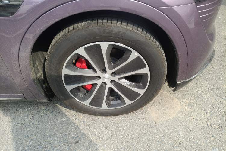 Used Hima Luxeed R7 2024 All-Electric 736 km Ultra Right Front Wheel Hub