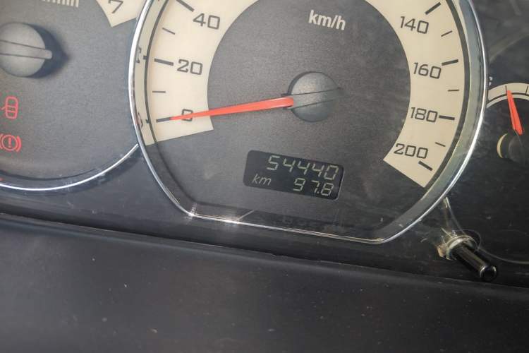 Used Wuling Hongguang 2013 1.2L S Comfort Model China IV Standard Odometer Close Up