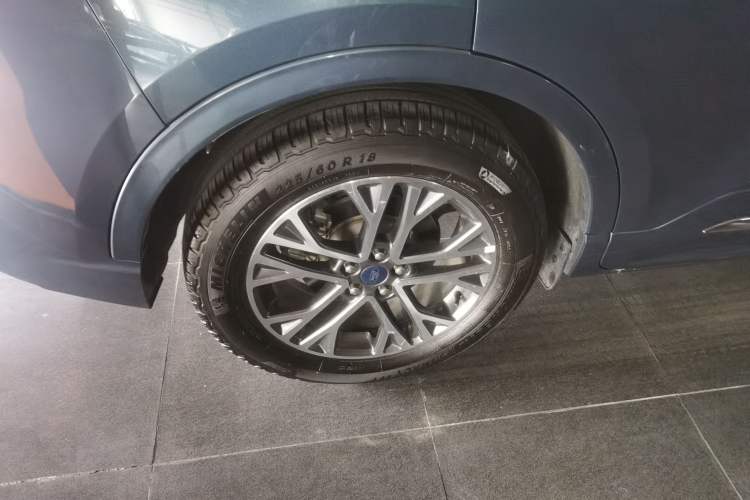 Used Ford Escape 2020 EcoBoost 245 Four-Wheel Drive Luxury Edition
