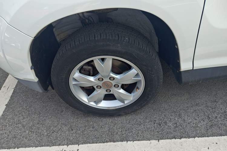 Used BYD S6 2014 2.0L Manual Luxury 5-Seater
