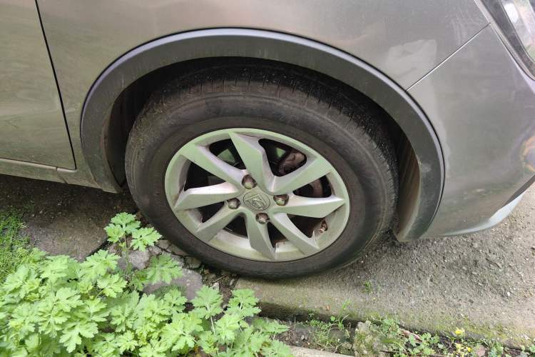 Used Baojun 310W 2017 1.5L Manual Comfort Version China V Right Front Wheel Hub