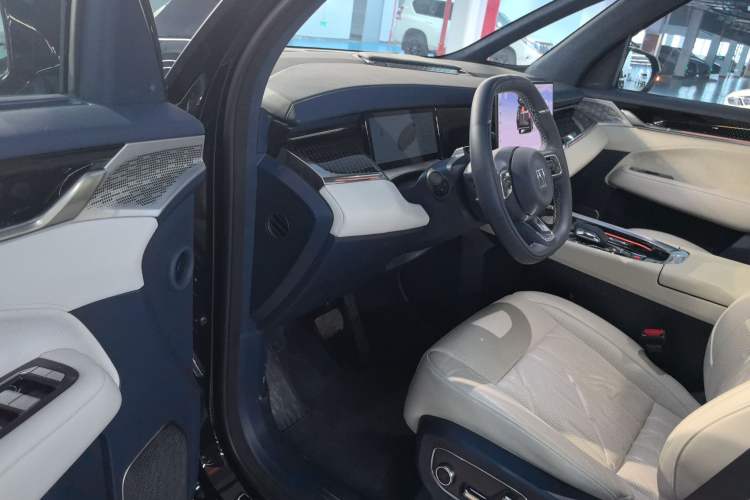 Used Zeekr 009 2024 7-Seater Walk-Through Version Four-Wheel Drive 108 kWh
