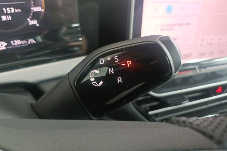 Used Volkswagen Passat 2026 Model, Pro 380TSI Xingkong Longyun Edition Gear Lever