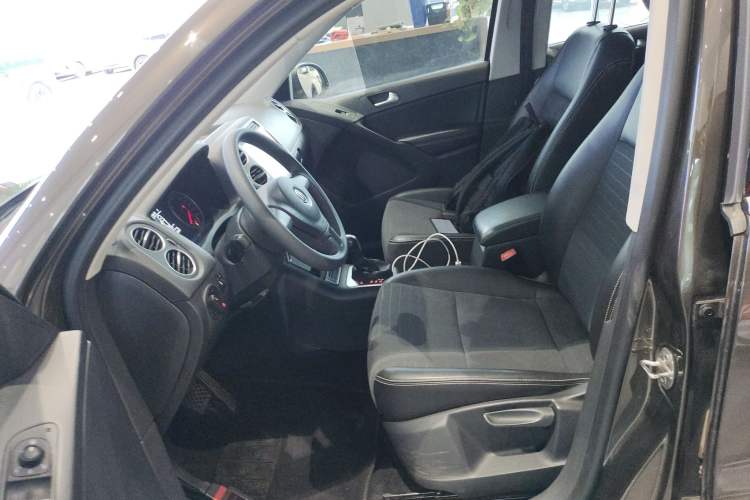 Used Volkswagen Tiguan L 2016 280TSI Automatic Two-Wheel-Drive Silk Road Style Edition