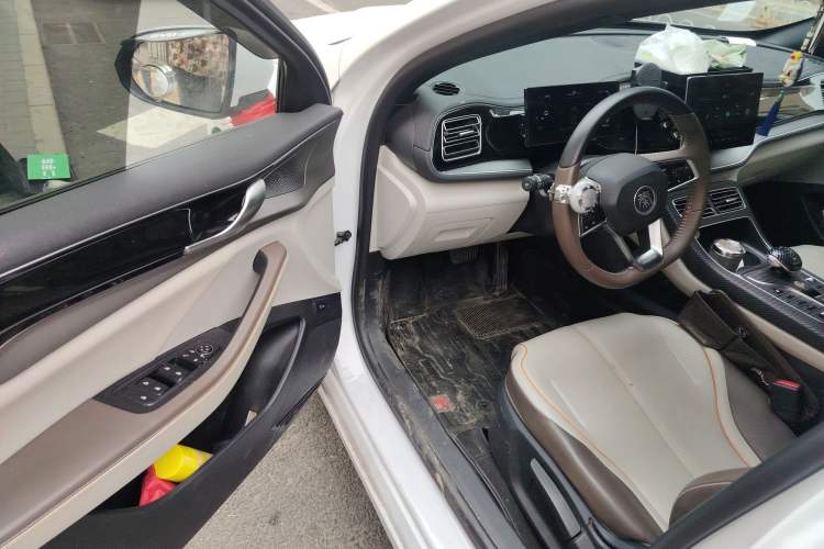 Used BYD Qin PLUS 2024 HONOR Edition DM-i 120KM Leading Model
