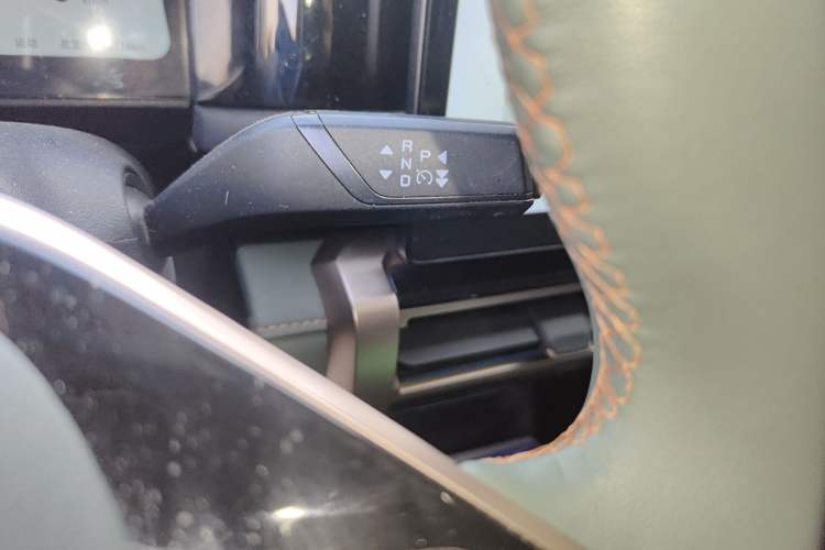 Used iCAR 03 2024 501km Four-wheel Drive Long-Range Advanced Version Gear Lever