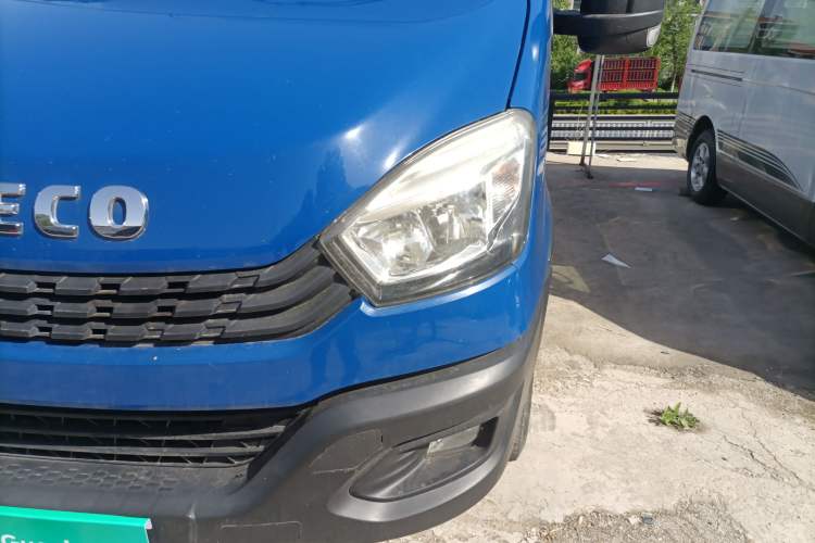 Used Iveco Eurocargo 2021 2.0T Manual Super Rui Short Wheelbase High-Roof Manual Door F1A