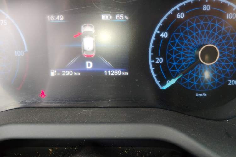 Used Hongqi E-QM5 2022 431 km Charge & Enjoy Edition Odometer Close Up