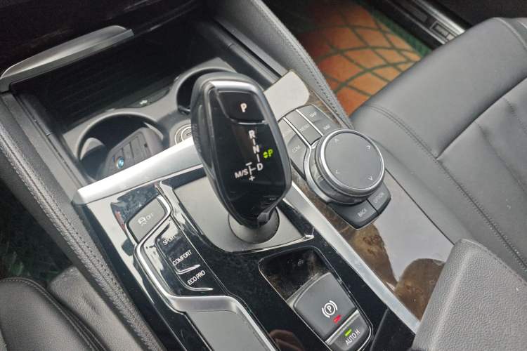 Used BMW 5 Series 2018 525Li M Sport Package Gear Lever