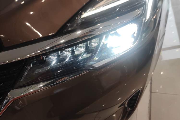 Used Buick GL8 2021 Land Cruiser Executive Class 652T Luxury Model