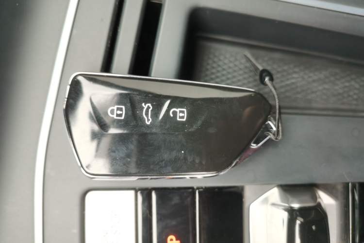 Used Volkswagen Golf 2023 280TSI DSG R-Line Lite Vehicle Key