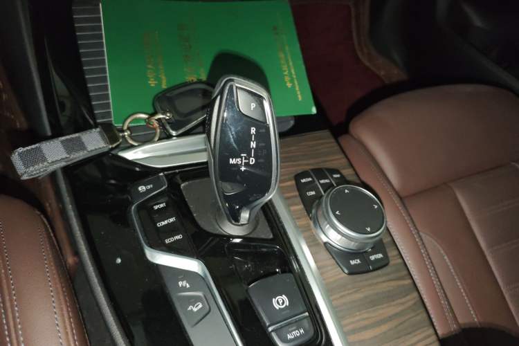 Used BMW X3 2019 xDrive28i Luxury Package Gear Lever