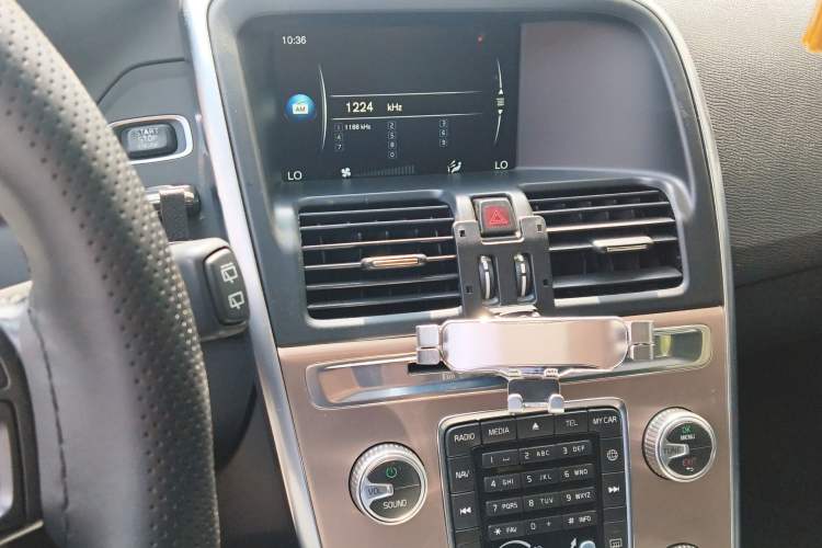 Used Volvo XC60 2015 T5 Smart Edition Audio And AC Panel