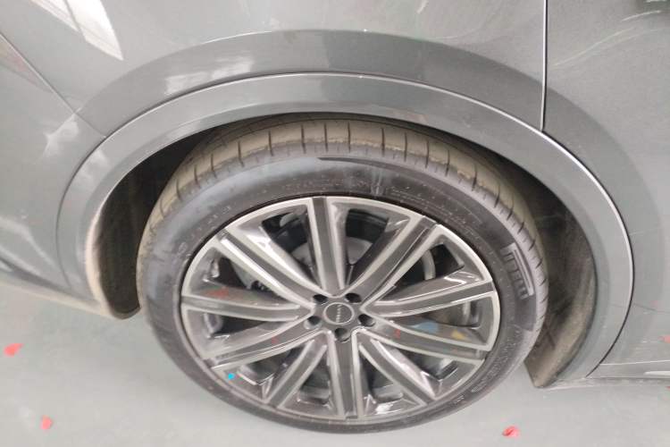 Used Hima Luxeed R7 2024 All-Electric 667 km Max