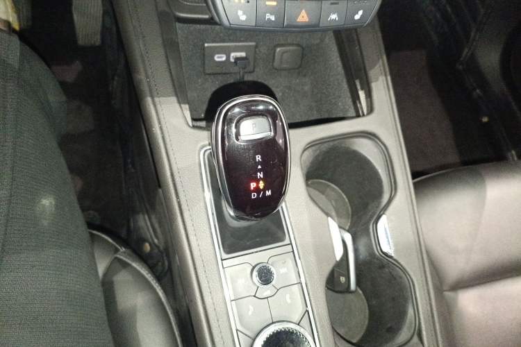 Used Cadillac XT4 2022 28T Two-Wheel-Drive Luxury Version