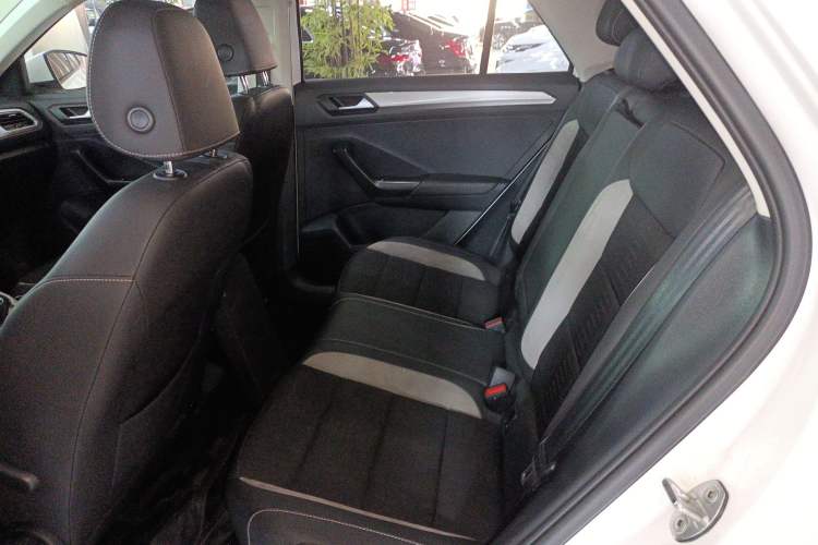 Used Volkswagen T-ROC 2021 280TSI DSG Two-Wheel Drive Elite Connect Edition