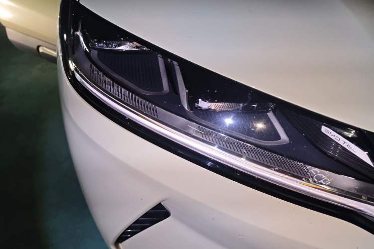 Used BYD Yuan UP 2024 401KM Beyond Edition Right Front Headlight