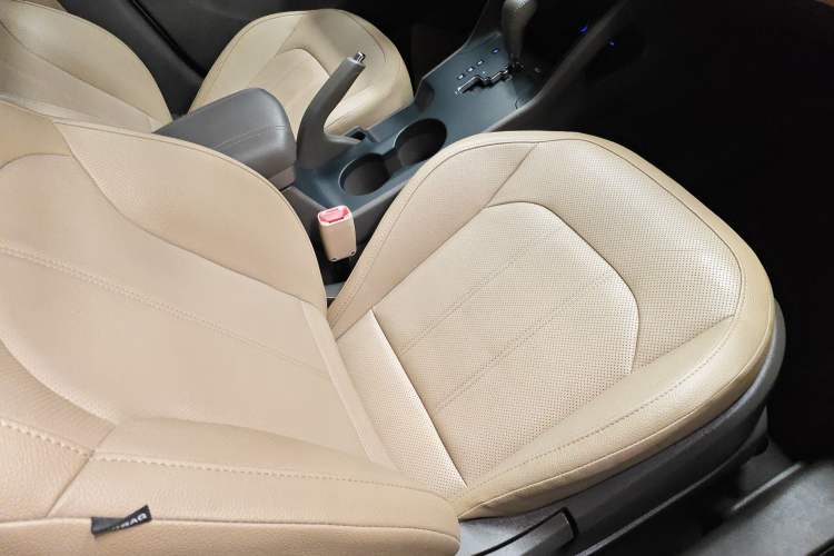 Used Hyundai ix35 2015 2.0L Automatic 2WD Smart Version China V Standard
