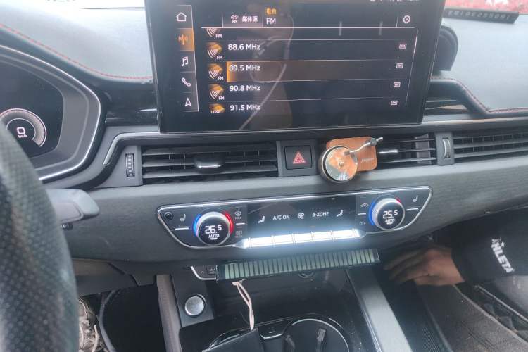 Used Audi A4L 2023 40 TFSI Luxury Dynamic Model
