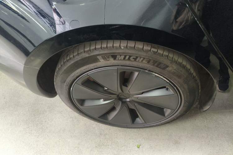 Used Tesla Model 3 2023 Long-Range All-Wheel-Drive Version