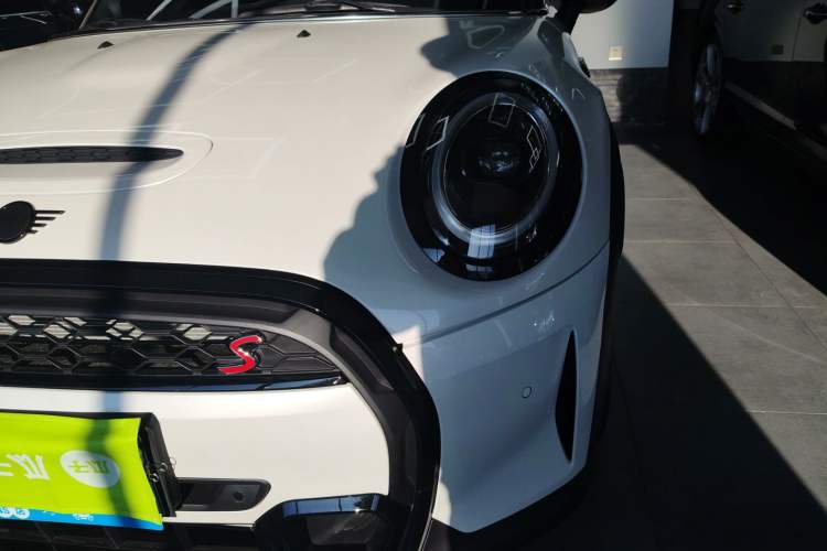 Used MINI MINI 2023 Updated 2.0T COOPER S Artist