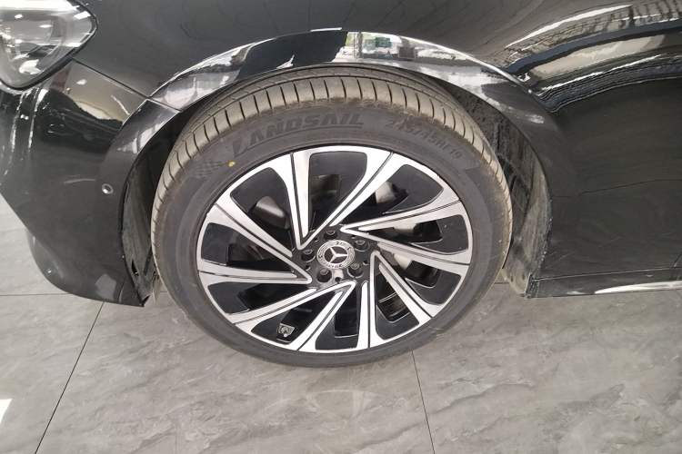 Used Mercedes-Benz E-Class 2024 E 300 L Luxury Model Left Front Wheel Hub