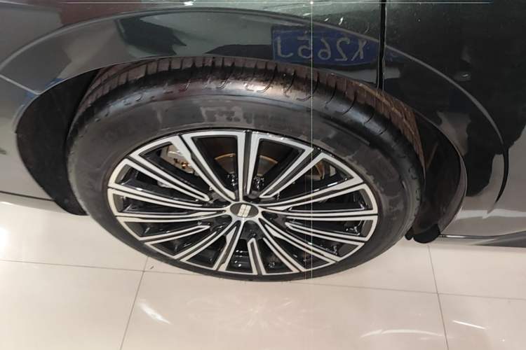 Used Geely Galaxy 8 2025 130km EM-P Starship Edition