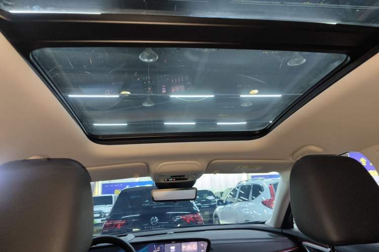 Used Buick Envision 2025 Encore Plus 28T Two-Wheel-Drive Platinum Edition
