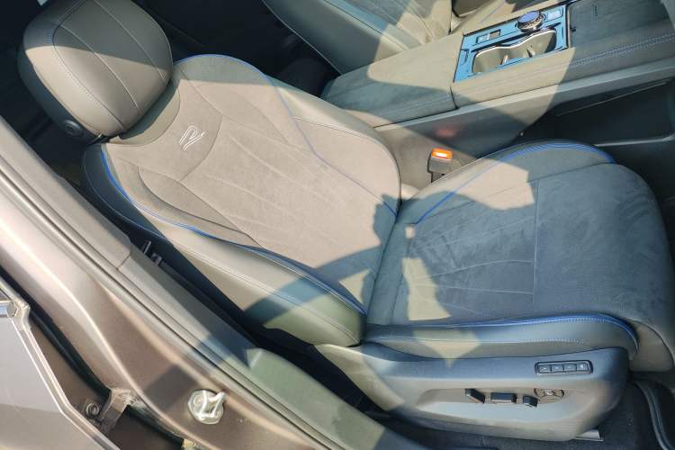 Used Volkswagen Teramont 2025 Tiguan Pro 450TSI Four-Wheel Drive Summit Edition
