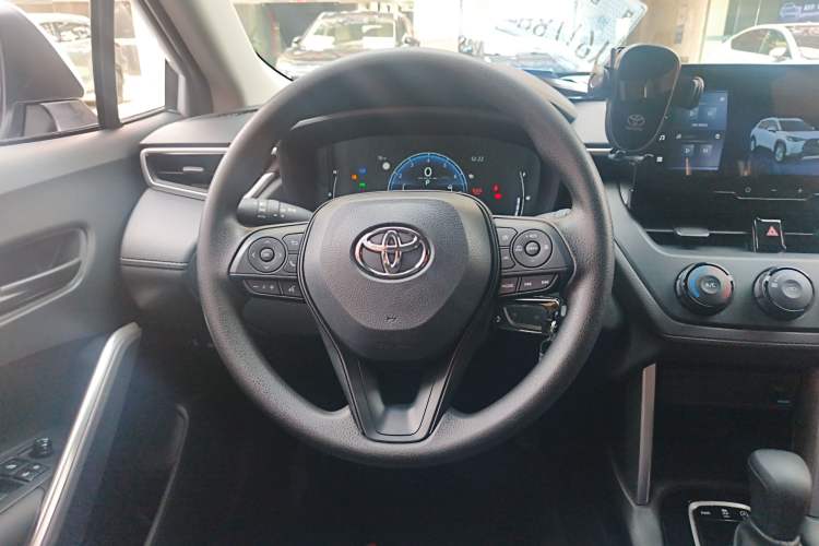 Used Toyota Corolla Cross 2024 2.0L Pioneer Edition

