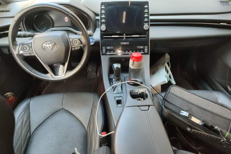 Used Toyota Avalon 2019 Dual-Engine 2.5L XLE Prestige Version China VI Standard