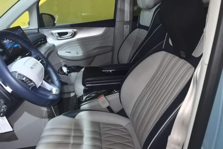 Used Roewe iMAX8 2022 400TGI Prestige Edition

