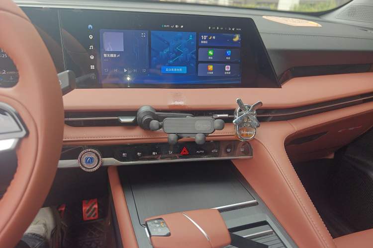 Used CHANGAN CS75 PLUS 2023 3rd Generation 1.5T Automatic Prestige Model Audio And AC Panel