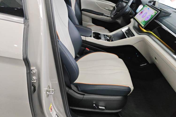 Used BYD Song PLUS New Energy 2024 HONOR Edition DM-i 150km Flagship PLUS Right Front Seat