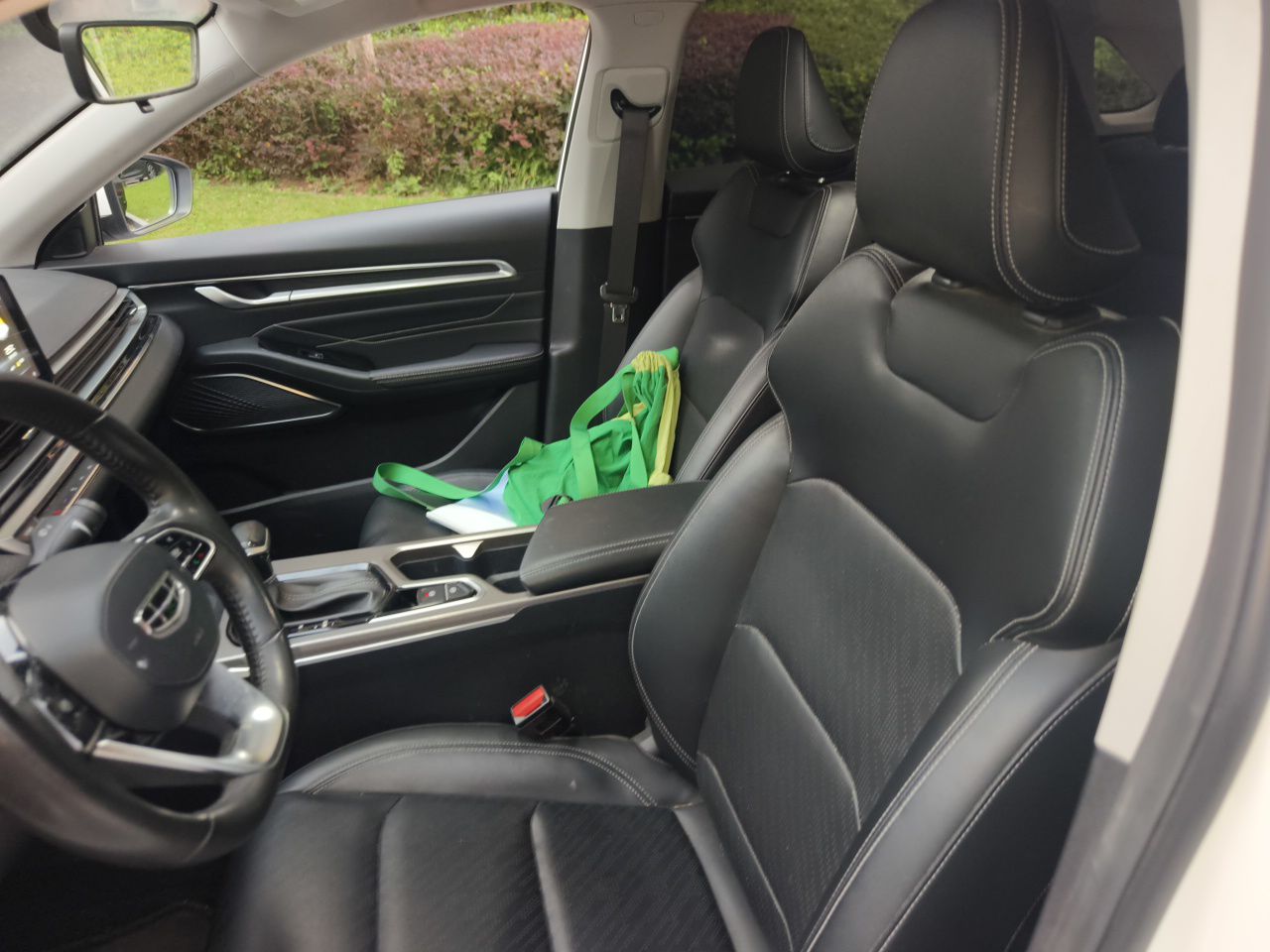Geely Auto Emgrand 2022 4th Generation 1.5L CVT Luxury Model - Premium — снимка 15