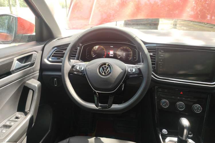 Used Volkswagen T-ROC 2021 Revised Version 280TSI DSG Two-Wheel Drive Comfort & Smart Connectivity Edition