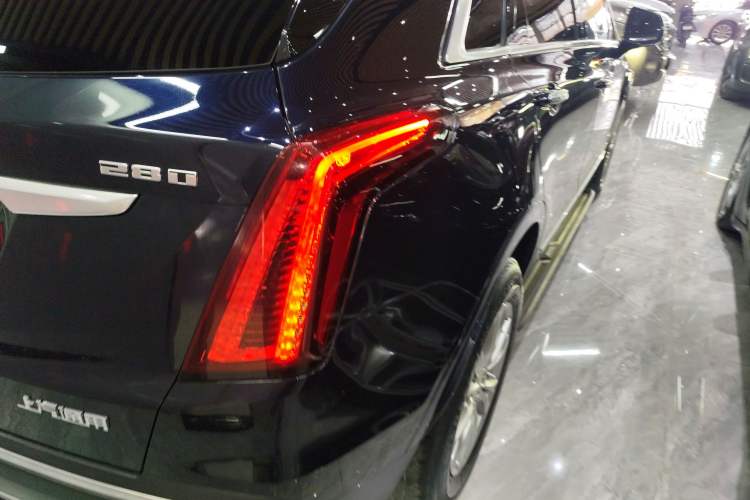 Used Cadillac XT5 2021 28T Luxury Model