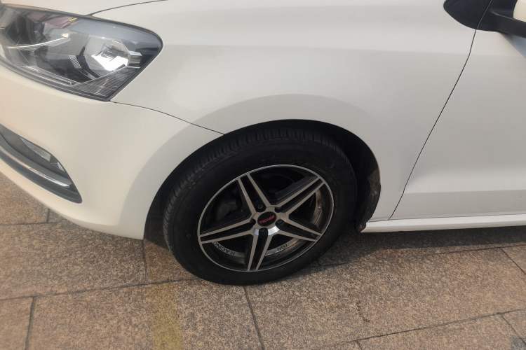 Used Volkswagen Polo 2016 1.6L Automatic Comfort Model
