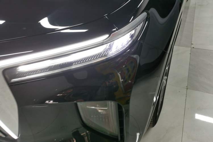 Used Hongqi E-HS9 2022 660 km Range Flagway Edition Six Seats
