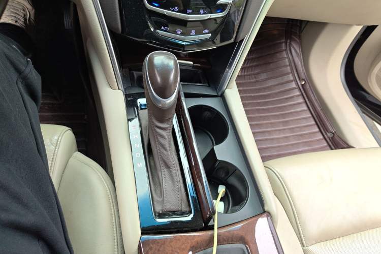 Used Cadillac XTS 2016 28T Tech Edition Gear Lever