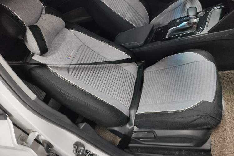 Used Baojun RC-6 2019 1.5T CVT Elite Version with 24-Hour Online Service
