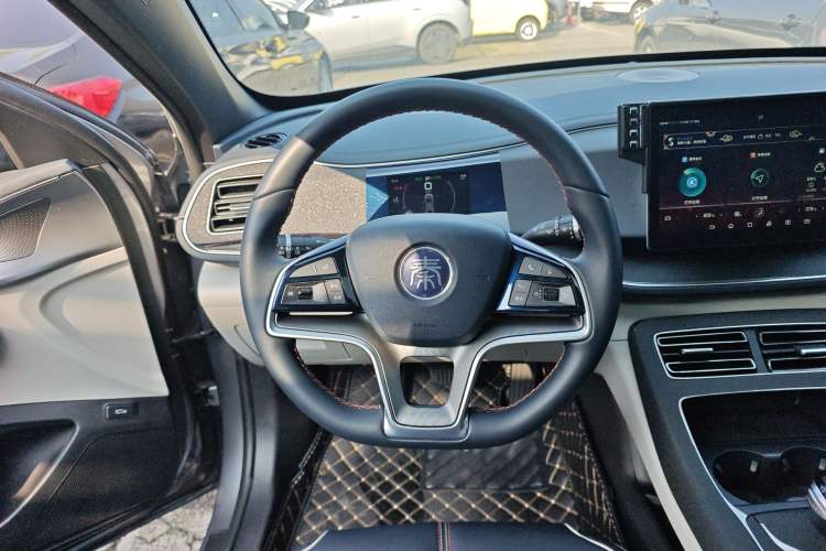 Used BYD Qin PLUS 2024 Honor Edition EV 510KM Beyond Model Steering Wheel