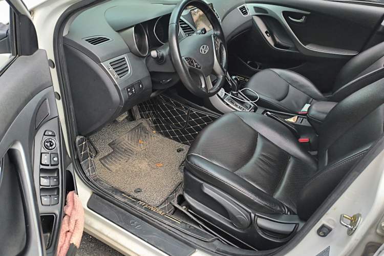 Used Hyundai Elantra (5th Generation / Langdong) 2015 1.6L Automatic Luxury Model Driver Seat