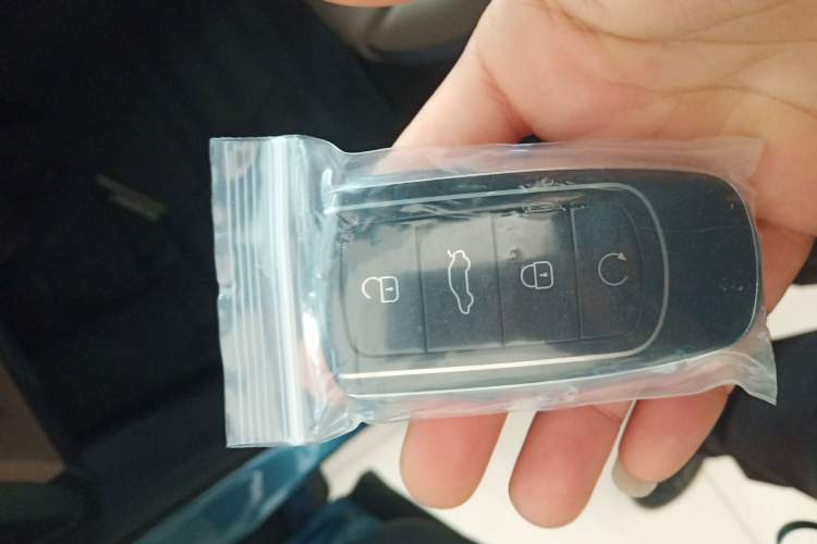 Used Chery Tiggo 8 PLUS C-DM 2025 1.5T 116 km Prestige Version 5 Seats Interior 1