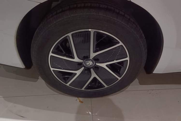 Used BYD Qin L 2025 DM-i Smart Drive 120KM Superior Model