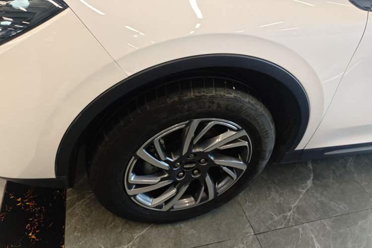 Used Lincoln Corsair 2023 2.0T Two-Wheel Drive Luxury Edition Left Front Wheel Hub