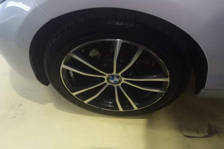 Used BMW 2 Series 2018 220i Convertible Coupe Sports Design Package
