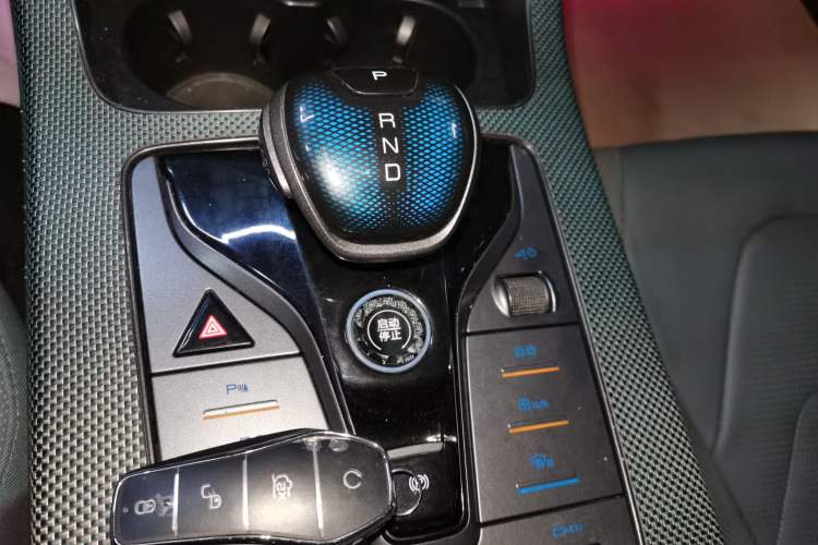 Used BYD Han 2022 EV 610 km All-Wheel-Drive Qianshan Cui Limited Edition
