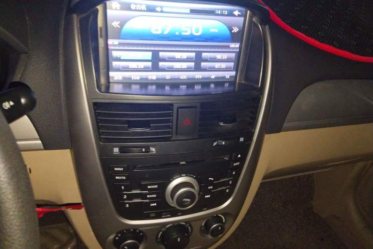 Used Buick Excelle 2013 1.5L Manual Classic Model Audio And AC Panel